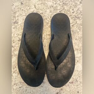 Coach flip flops